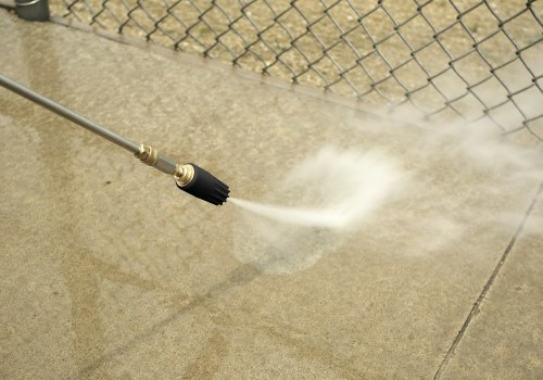 Are there any special considerations when using an oscillating nozzle powered pressure washer?